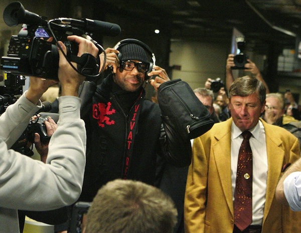 Lebron-arrives-in-NSW_Lebron_James-Destroyer-Jacket